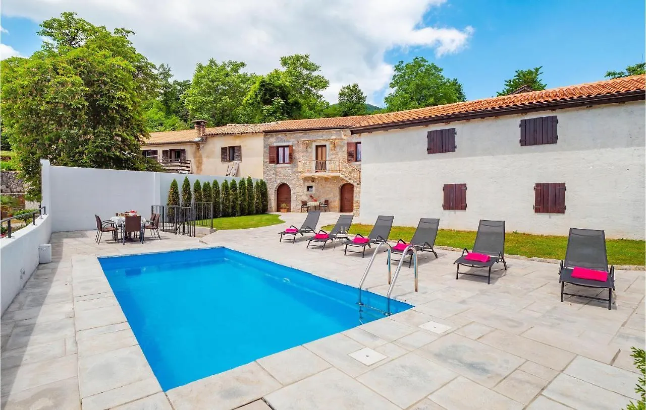 Amazing Home In Veprinac location
